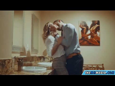❤️ Вақте ки як малламуй busty шумо дар як ҳоҷатхона ҷамъиятӣ seduces ❤❌ Шлюсҳо дар мо tg.epicshowdown.top